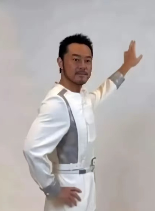 如果我是胡可，现在立刻买飞机票，马上飞去沙溢那里，落地第一件事就是给沙溢做一