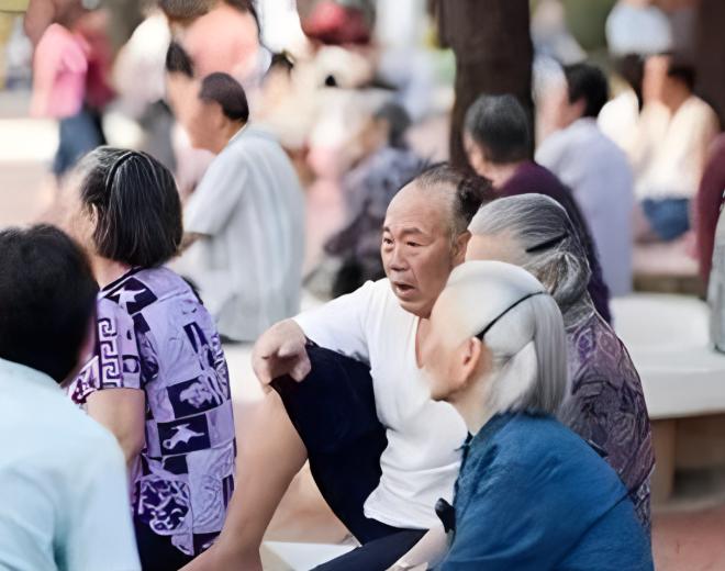 三年，3334万人，相当于一个中等省份的常住人口，在短短一千多天里集体消失，而真