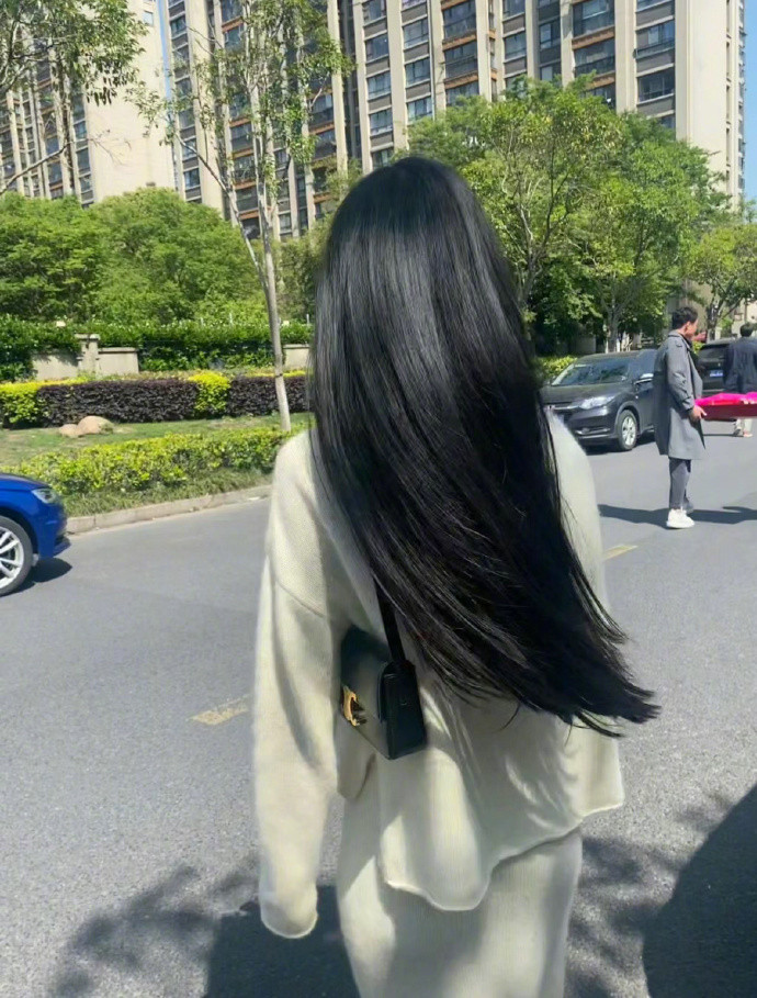 “很多事情不放在心上，你就赢了，余生，二分看透，三分释怀，五分爱自己”