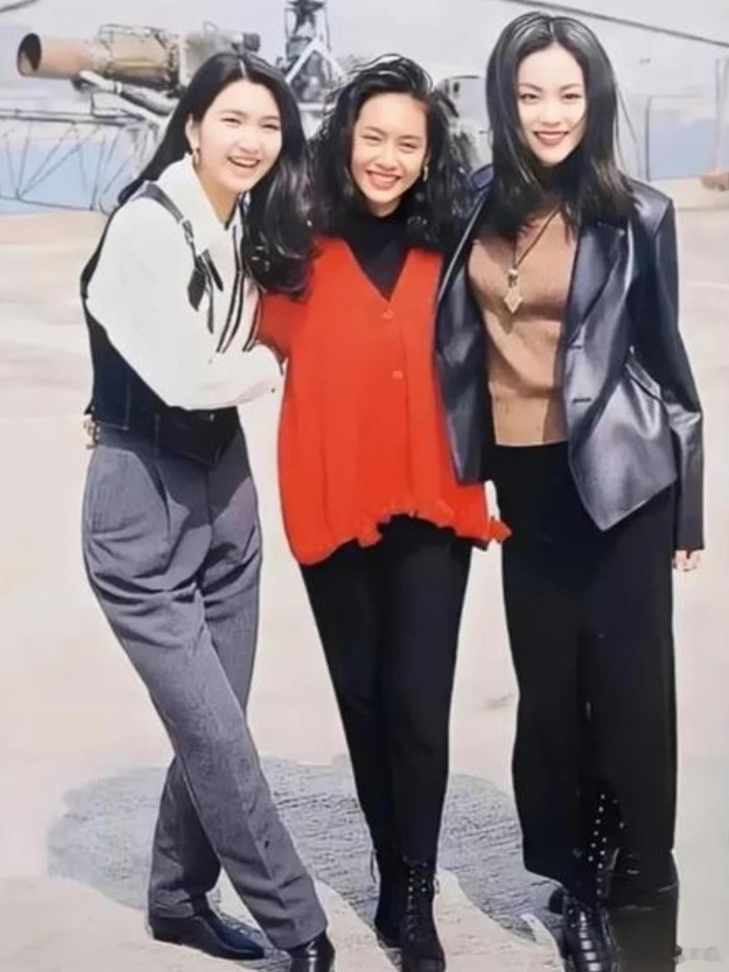 1993年，24岁的王菲、22岁的朱茵和22岁的洪欣！