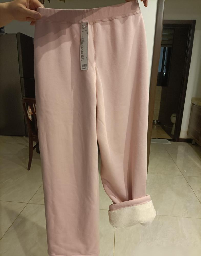 在优衣库盯着299元的成人裤子和79元的特价童装，我突然觉得自己像个被品牌收了多