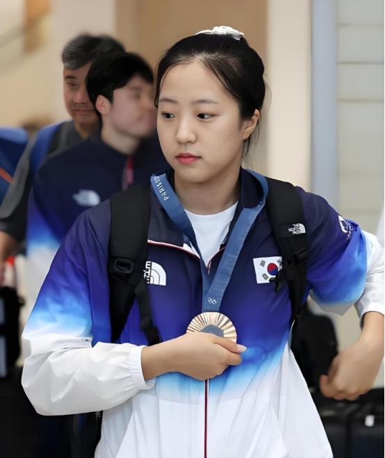 韩国女乒的申裕斌，刚打完国际总决赛回国，转头就买了350袋大米，用自己名字命名的