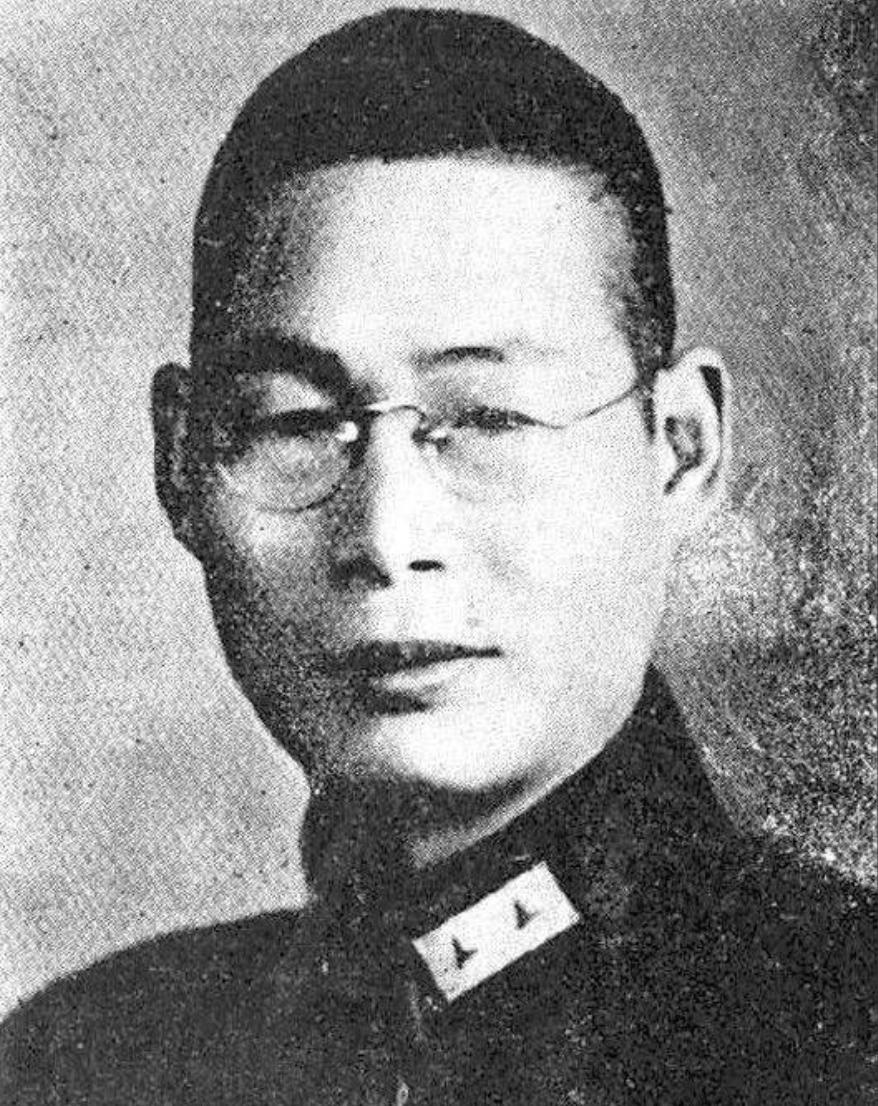 1974年，李延年在贫病交加中死去。他的老同学黄杰帮着办葬礼，忍不住骂：“李天霞