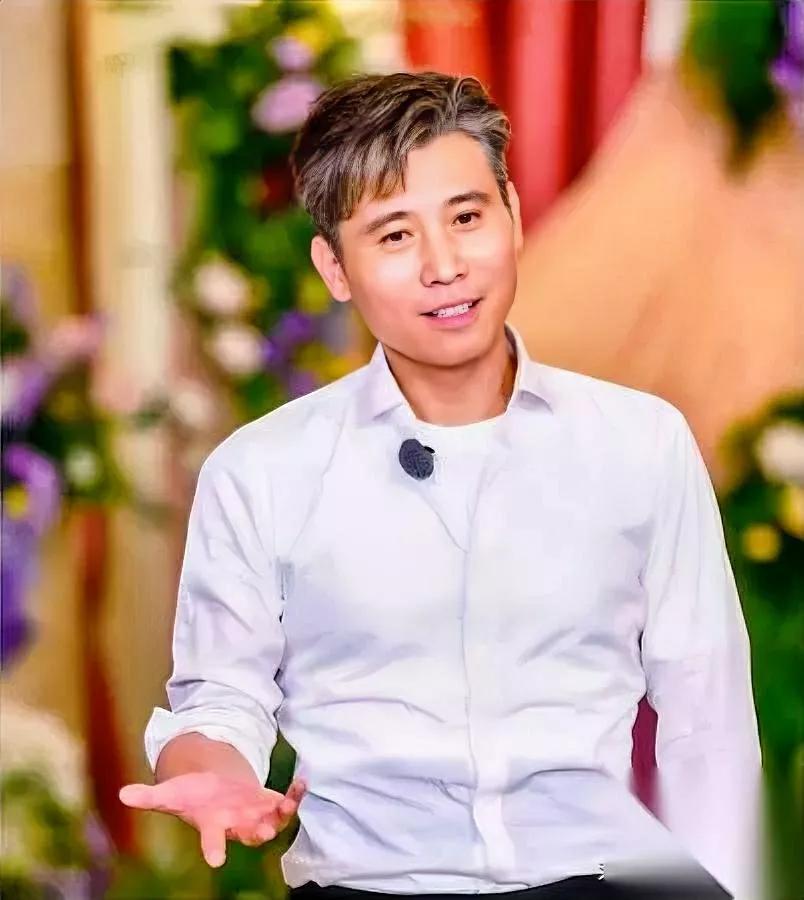 我彻底对李乃文下头了不是因为他老，是他的“闯祸”太刻意以前觉得他叔圈玩得