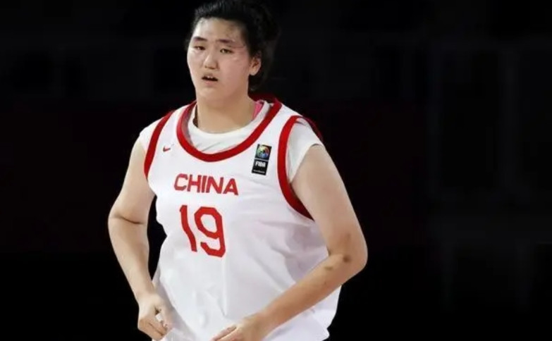 为什么张子宇打不了下赛季WCBA?原因大概率是这三个:1.与山东高速女篮谈判