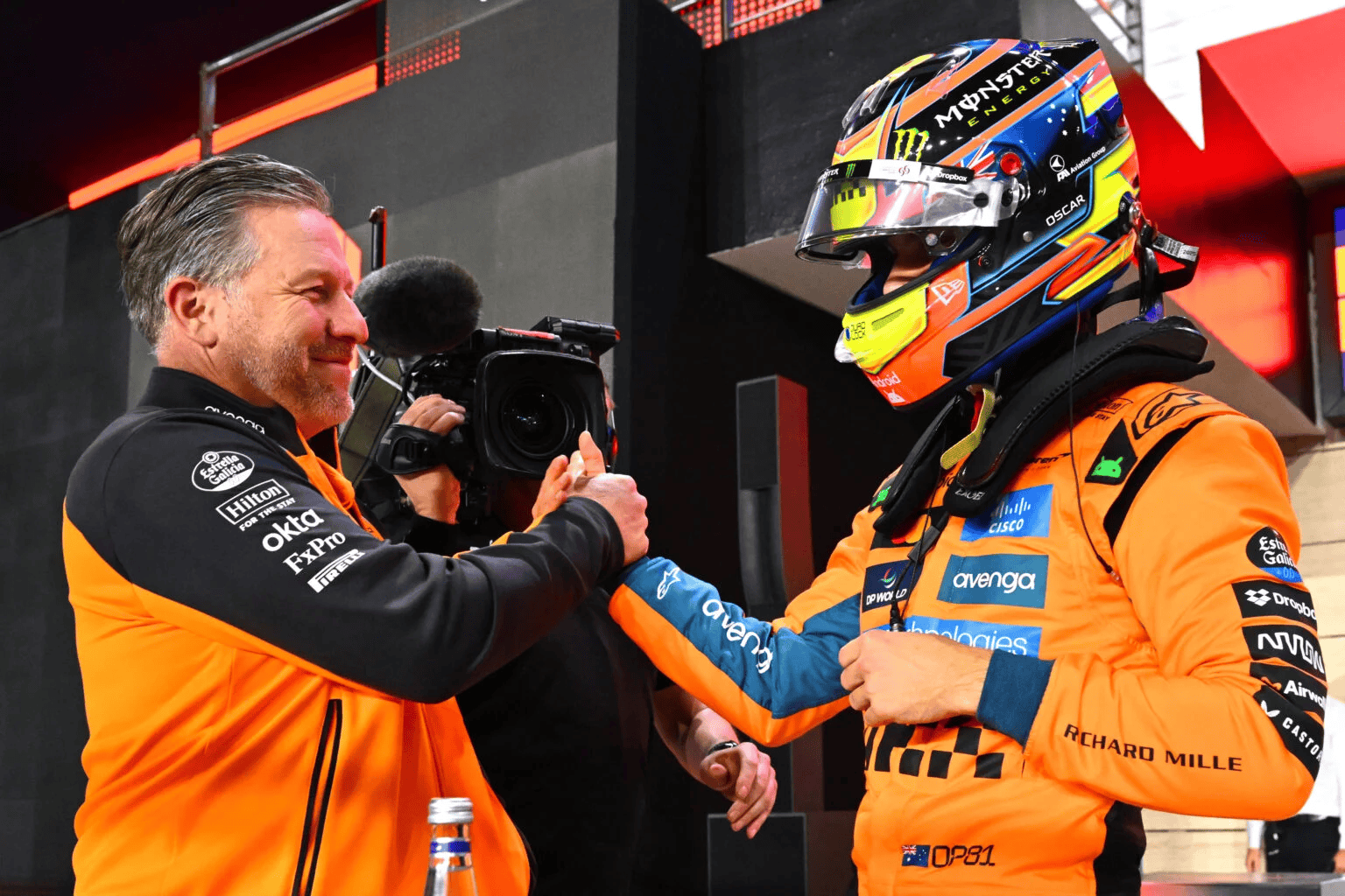 皮亚斯特里获冲刺赛杆位后, 迈凯伦车队因反应冷淡而遭批评