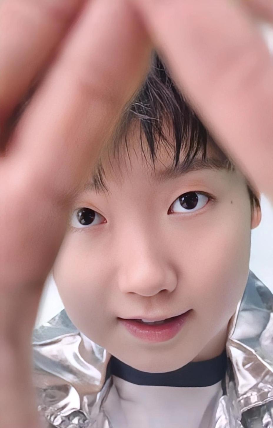 不一样的莎莎来袭，接下来一个月要想看到莎莎，只能靠她的商务了，这不又来福利