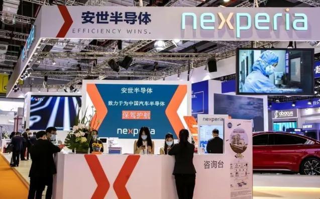 真讲契约精神？我信了你的邪。西方在讲契约精神时，总爱拿耶鲁大学那张377年前的