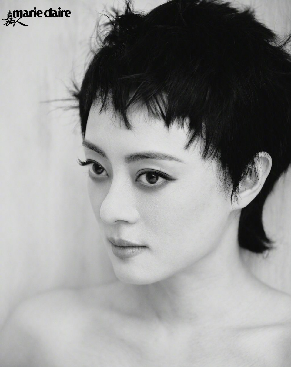孙俪嘉人八月刊封面住在生活里大片Valentino服饰MIKIMOTO高