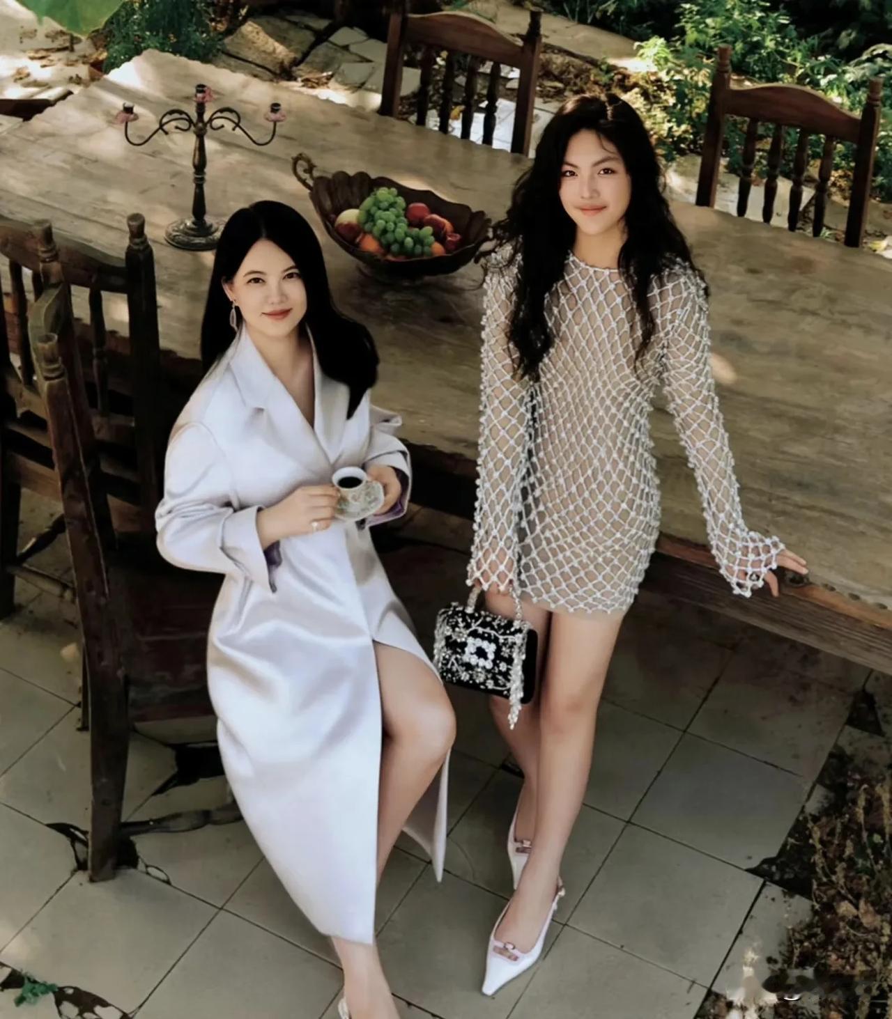 有网友说，最欣赏的就是李湘只卷自己不卷女儿，其实也要看卷什么。因为李湘以前的
