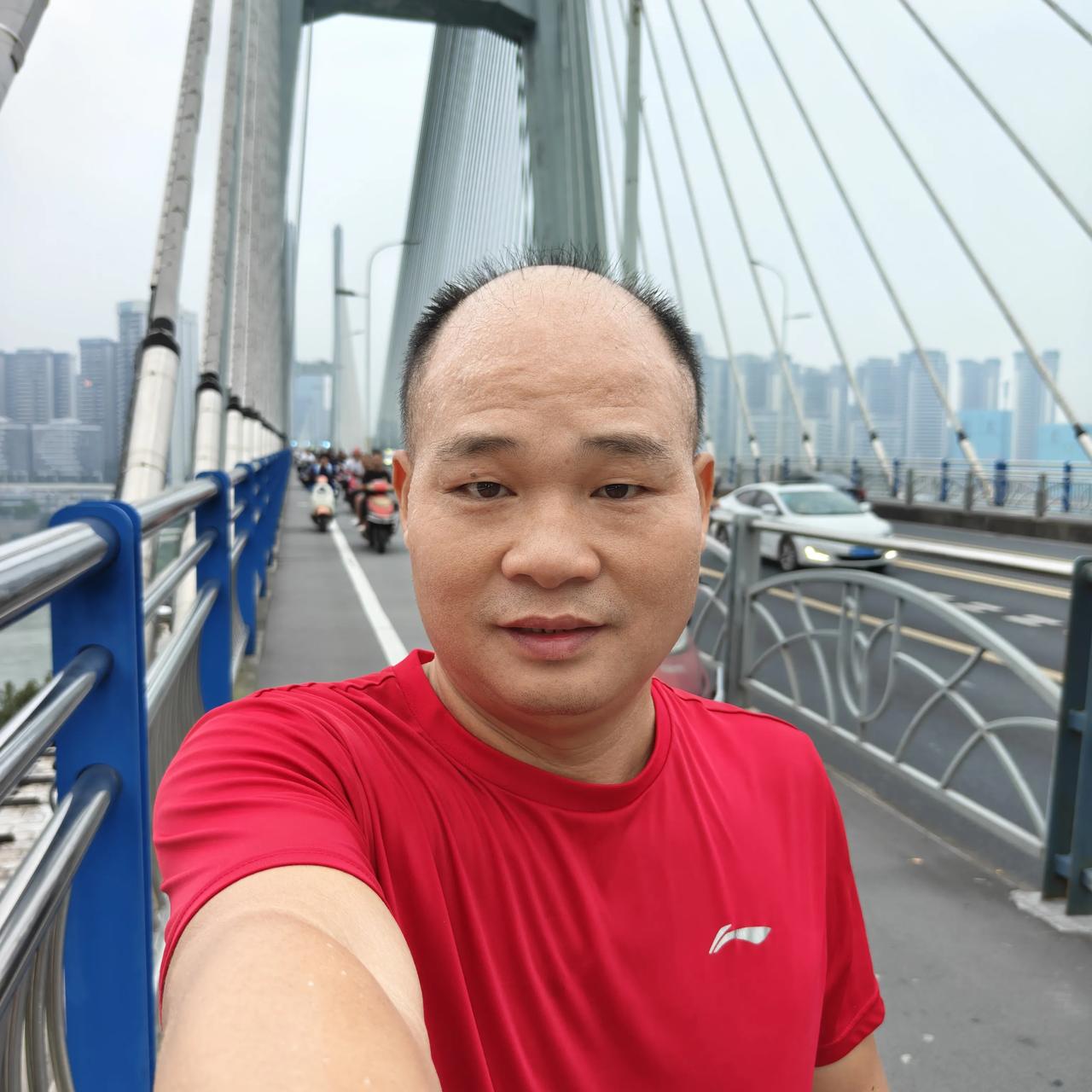 宜宾长江大桥我国在长江干流上已建成各类长江大桥115座，而全长928.73米