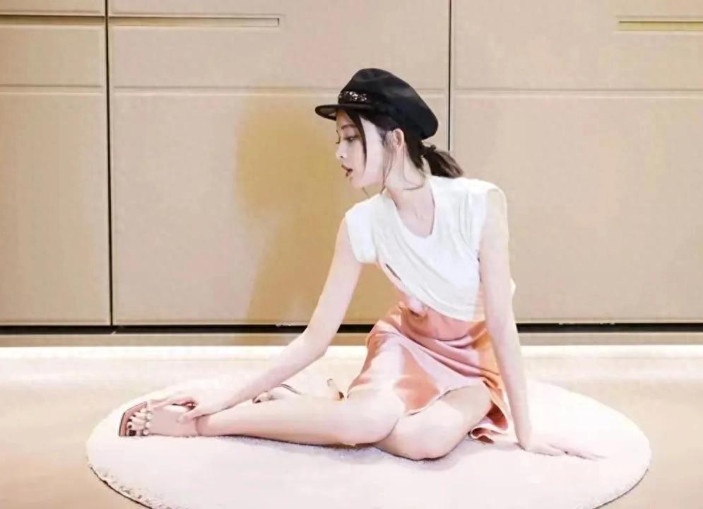 古力娜扎美腿照，每一瞬都美到让人移不开眼