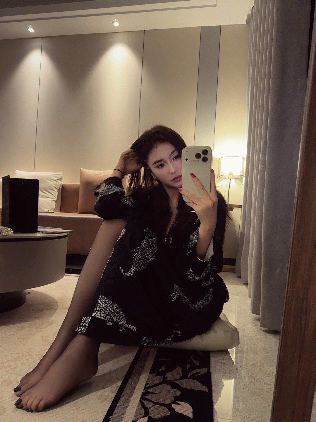 降温宅起来不想出门🖤