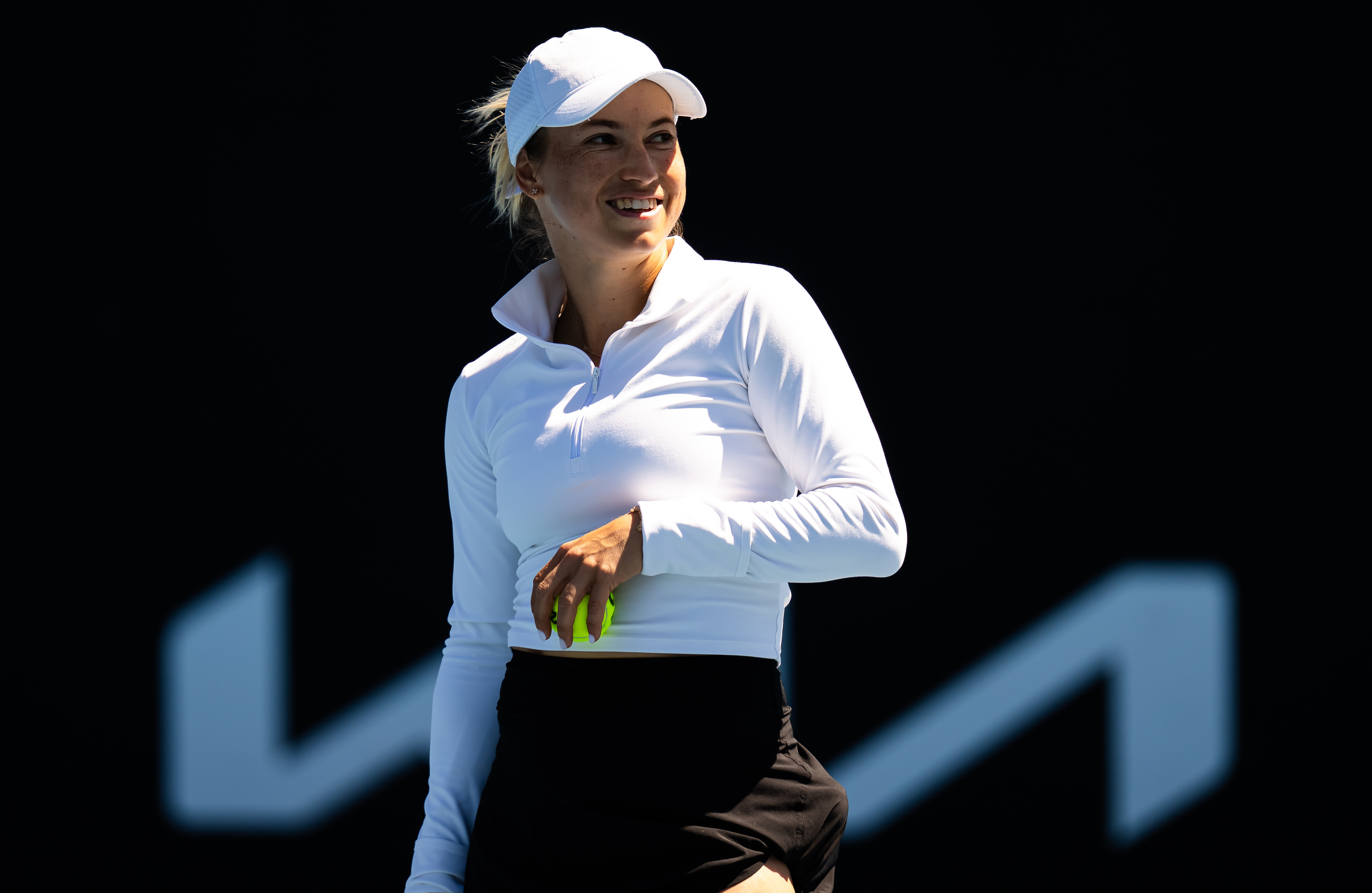 WTA1000印第安维尔斯站首轮，普丁塞娃以6-46-2淘汰前赛会冠军巴多萨，