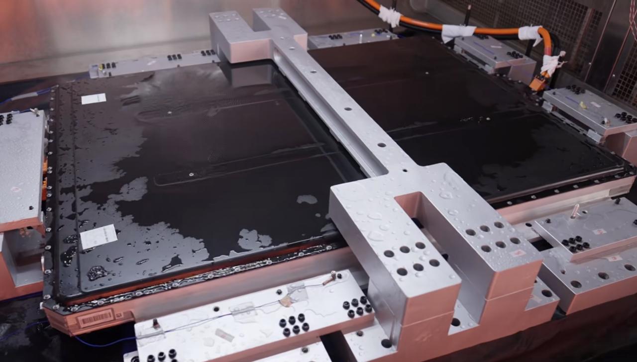 华为巨鲸电池平台的安全，是设计出来的不是测出来的为什么有些电池在极端测试中侥幸