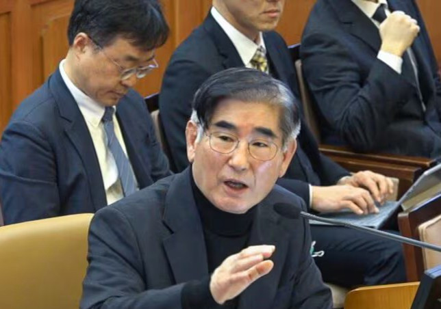 韩国前防长摊上事儿了，死活不配合啥情况？韩国前国防部长金
