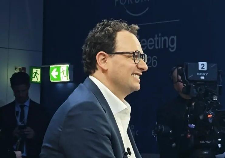 AnthropicCEO阿莫迪在达沃斯论坛上称，“不向中国出售高端芯片是我们能