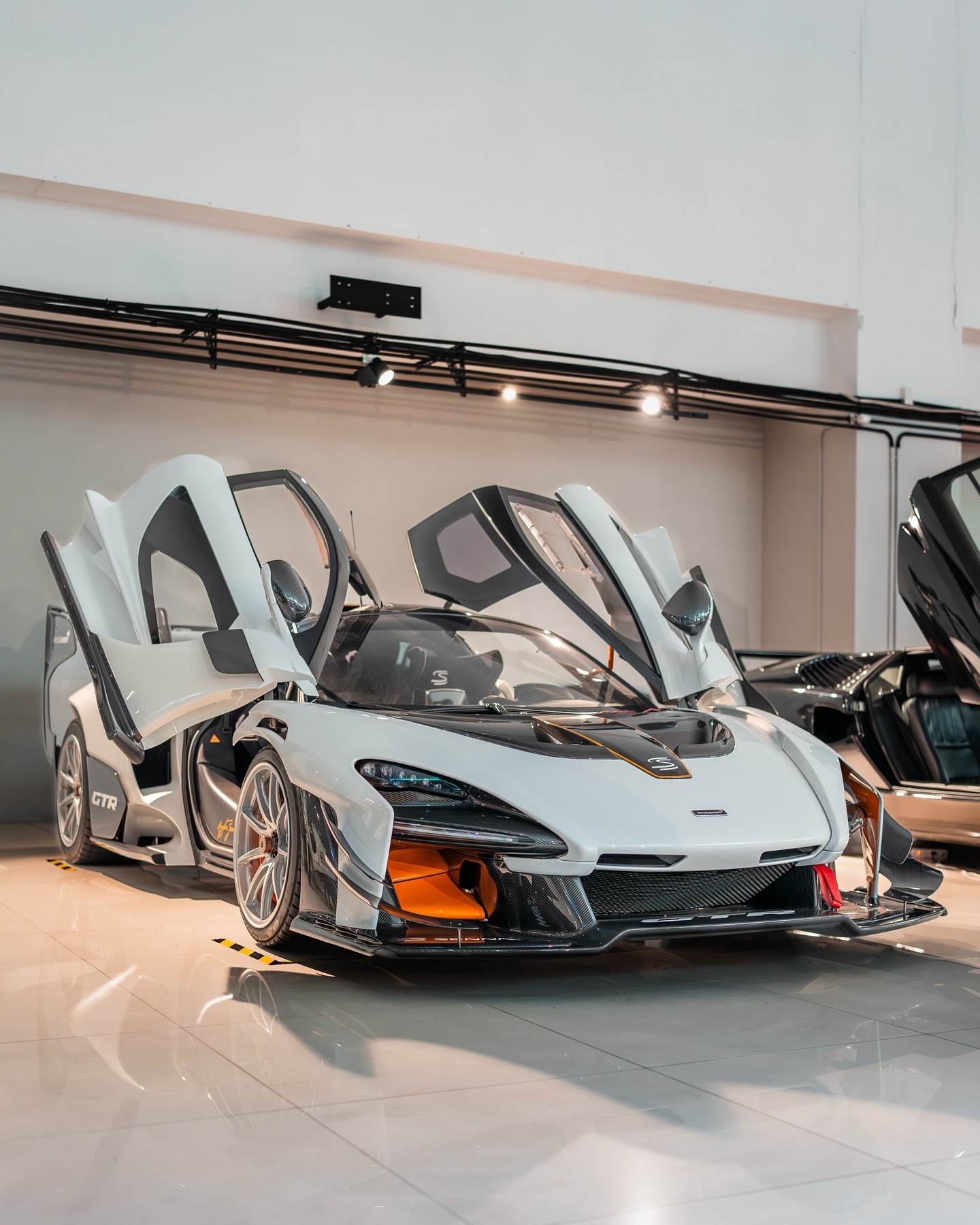 迈凯伦MclarenSennaGTR好誇張的大尾翼、後下導流太