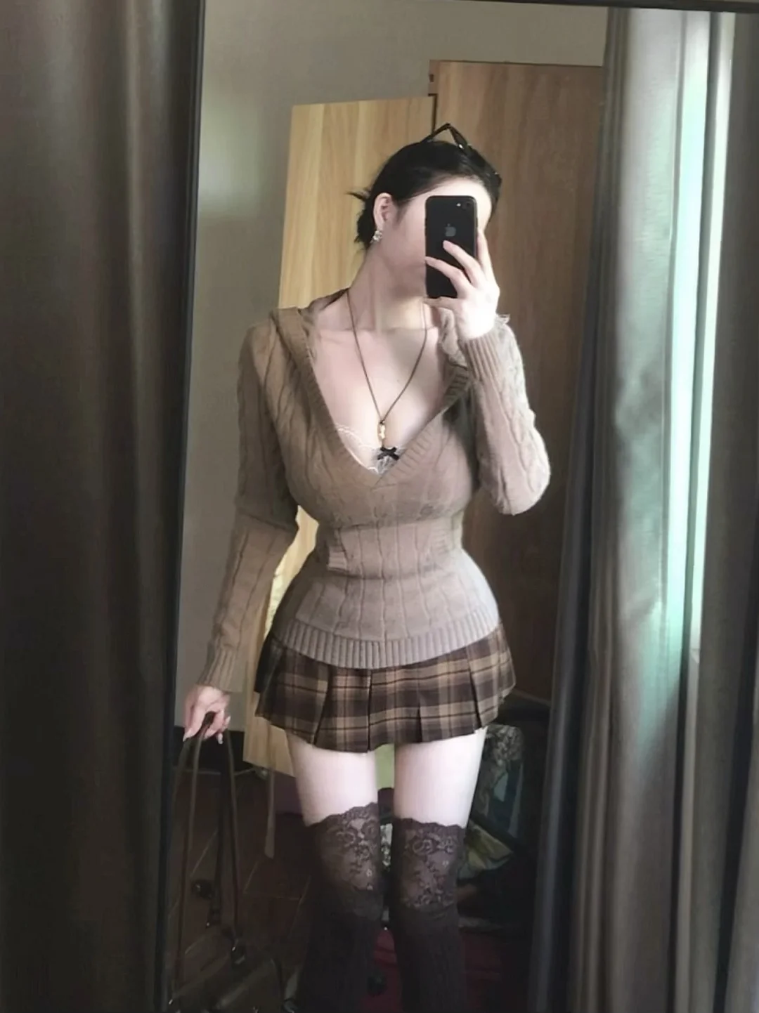 针织衫➕百褶裙 就很韩系美女感！