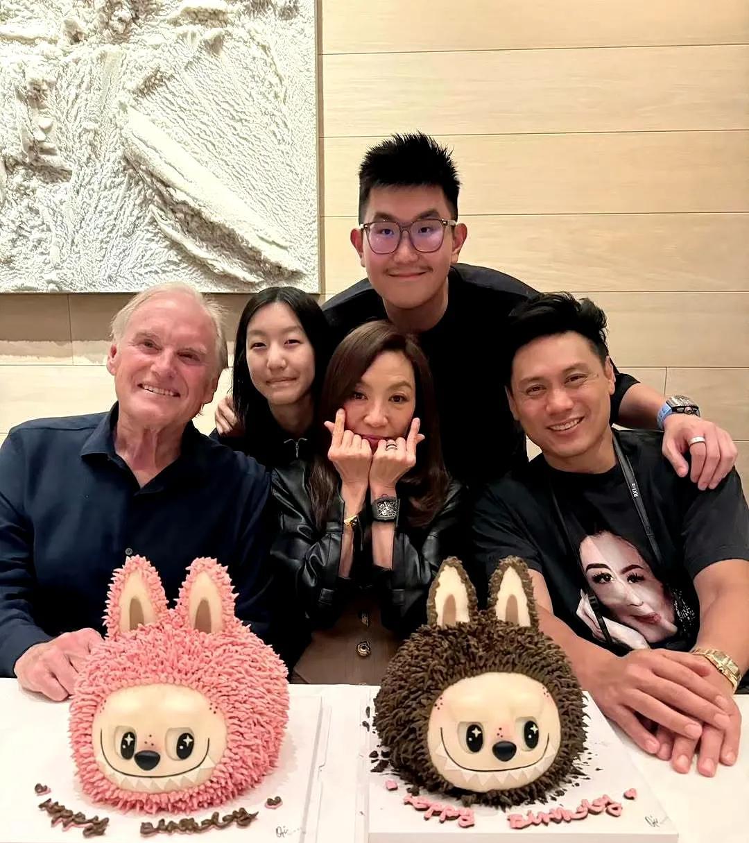 拉布布真的火！杨紫琼63岁生日蛋糕是labubu造型。