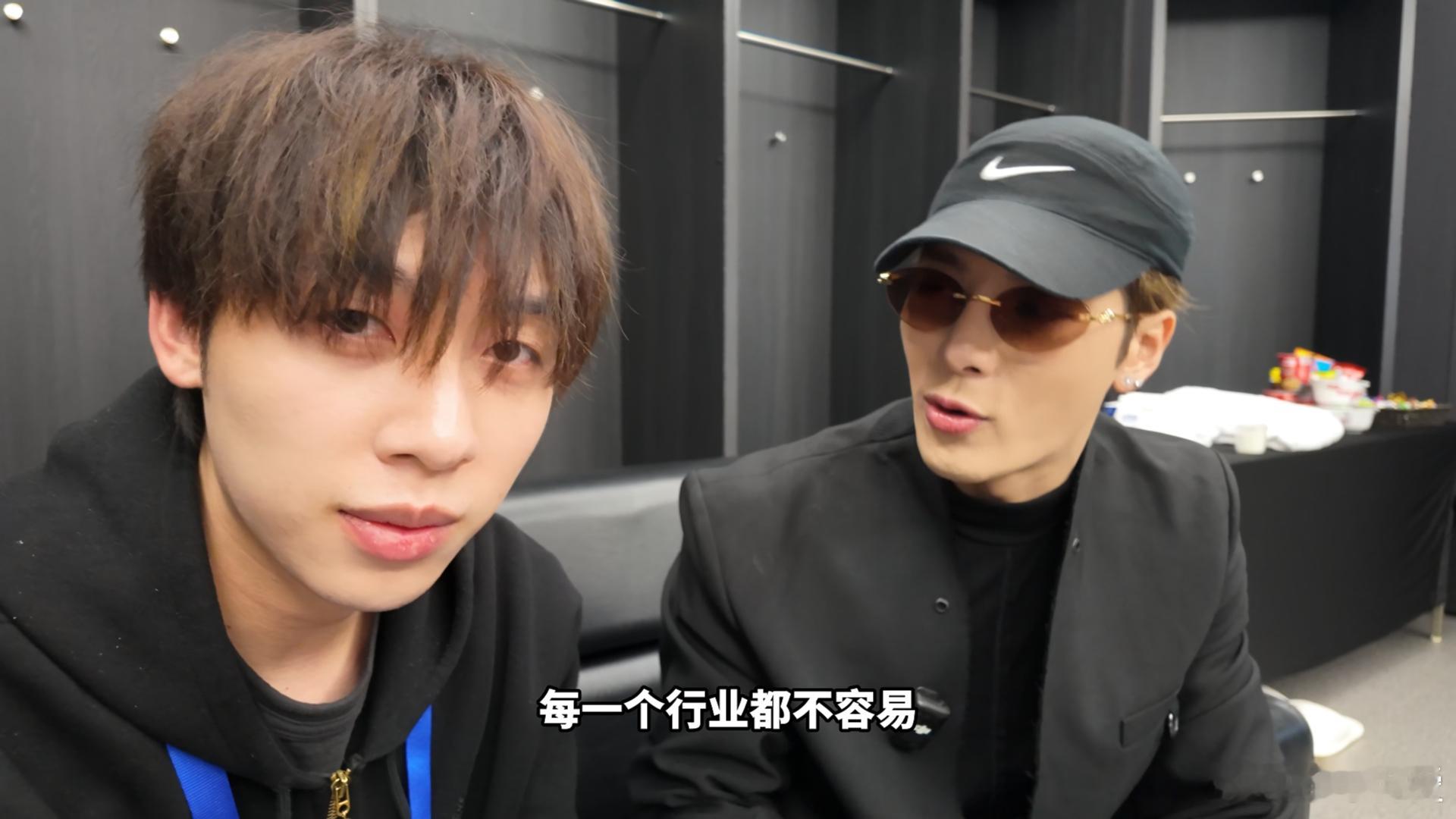 看完王瀚哲拍的王嘉尔Vlog，瞬间对他又有了新的认识！不仅是舞台上的霸气歌手，还