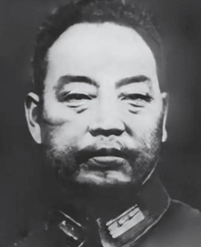 1947年8月，国民党师长李铁民下令将一百多地下党杀害，少将韩君明劝他：“老铁，