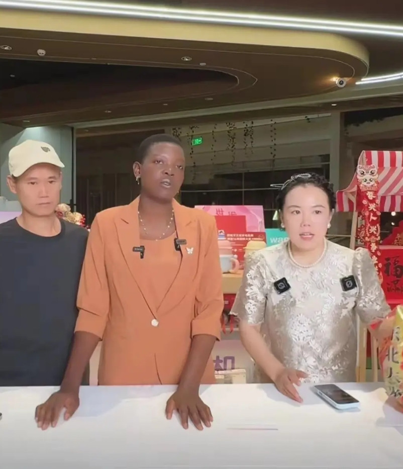 真邪乎！那些比咱穷100倍的非洲留学生，在国内居然敢明目张胆看不起中国人，吴建云家那个Rose更是离
