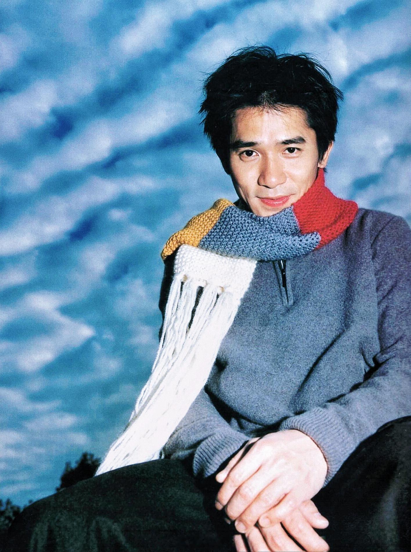 梁朝伟旧相簿子活泼灵动的甜虎💖——1999年，梁朝伟梁朝伟港版“Amoeb