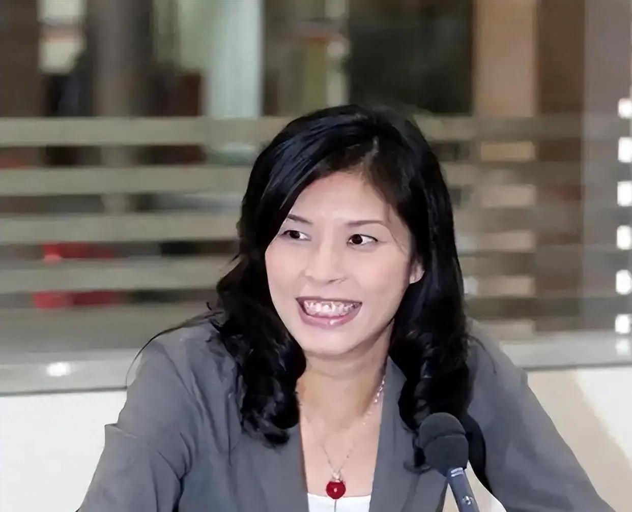 万万没想到，曾经台湾省时事评论员郑丽文竟然抛出了这么犀利的问题！她直言发问：“如
