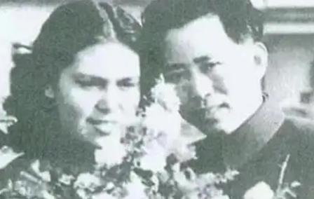 1965年，刘亚楼临走之前，放心不下小15岁的混血妻子，反复叮嘱，以后遇到合适的