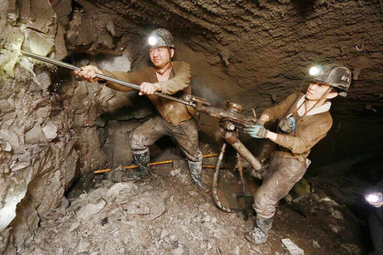 最折损寿命的20种工作1.油漆工——长期与油漆里的有害物质打交道，对身体健康