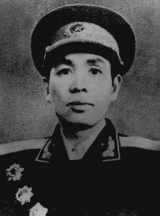 64年罗瑞卿调丁盛去新疆工作，丁盛直接拒绝，最后惊动中央领导1953年1月，