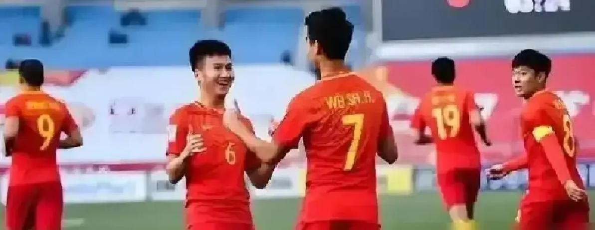 50万欧赌政策漏洞重庆铜梁龙被曝花50万欧签回留洋小将邝兆镭，只为钻U21