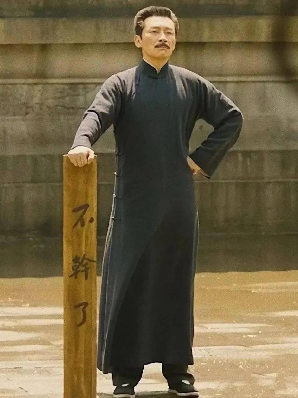 家业为什么骆文松显老，因为研发老的快。剧评电视剧家业
