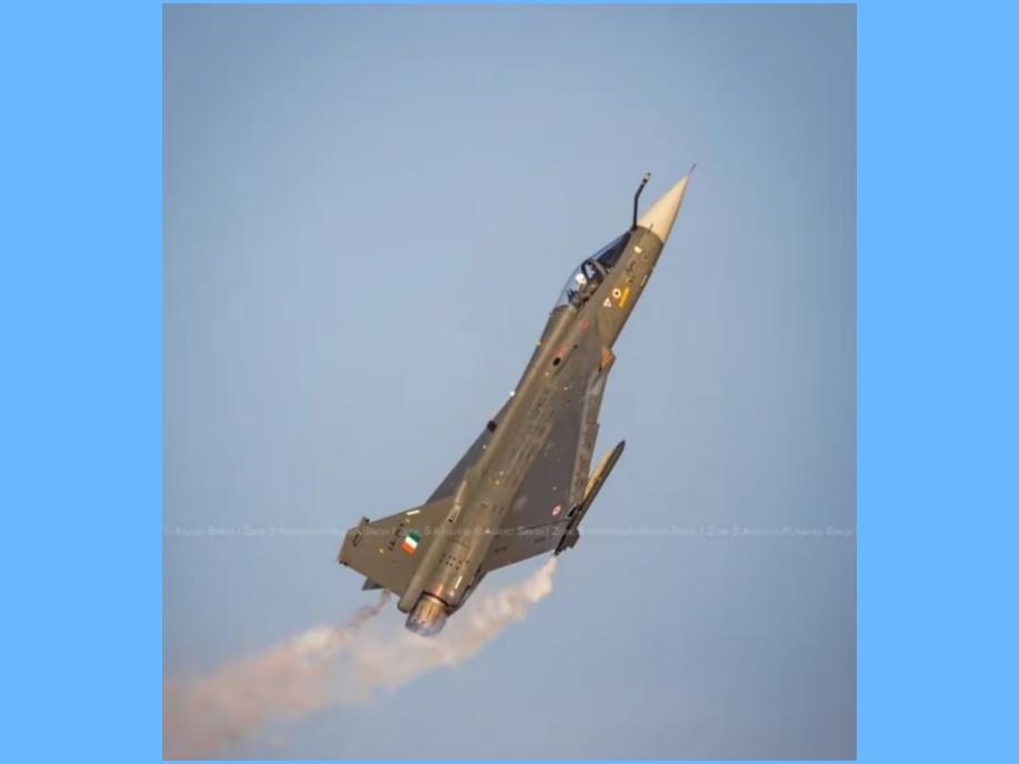 迪拜航展印度战机坠毁，无尾三角翼设计缺陷引关注在不久前举办的迪拜航展上，印度