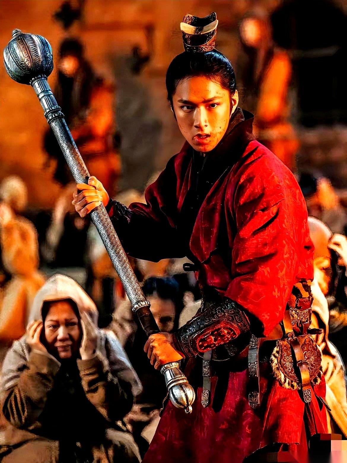 我真是不理解，请来功夫皇帝李连杰，就是为了让他跟吴京叮叮当当打两下，然后直接重伤