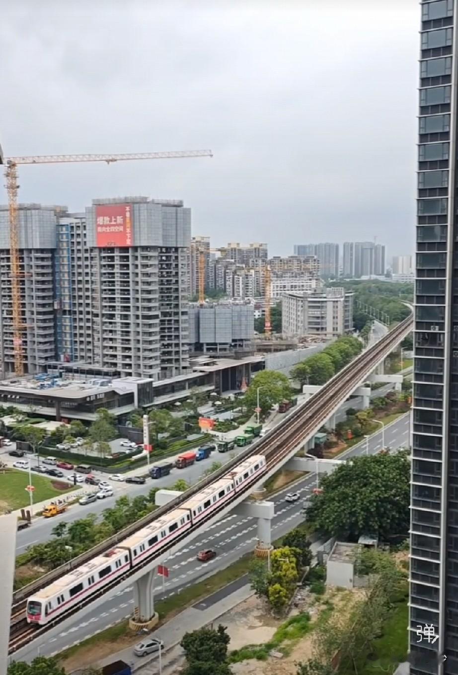 一条地铁毁了两个好地段新楼盘！当时为了省钱选择走地上，现在看来是何其短视的行为。