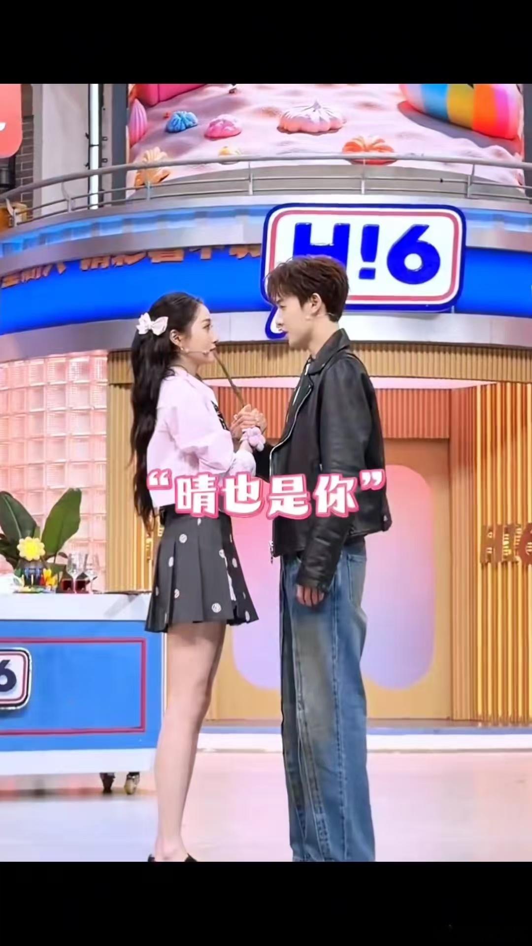 关晓彤李昀锐CP感杀疯了两个人在一起的画面总是格外治愈那种自然而然的亲密感让
