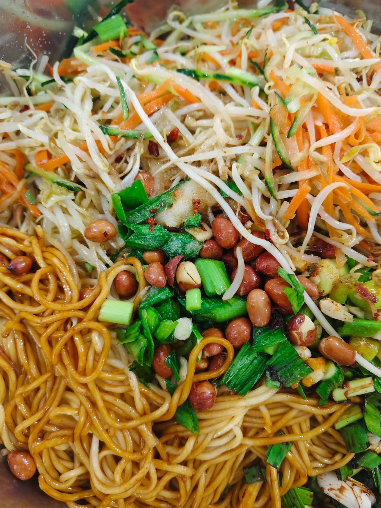 来碗油泼面！！！自己做自己