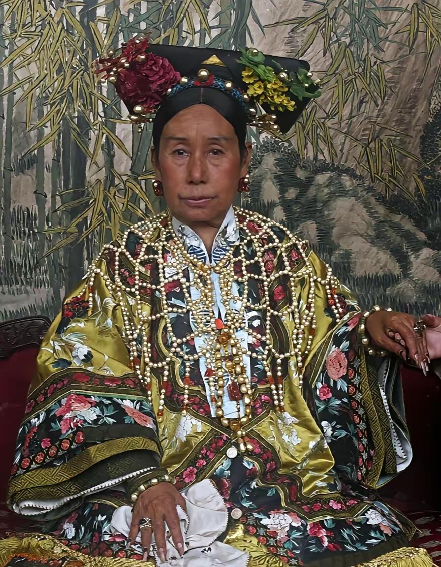 慈禧这一身行头，不知可以买几栋四合院？