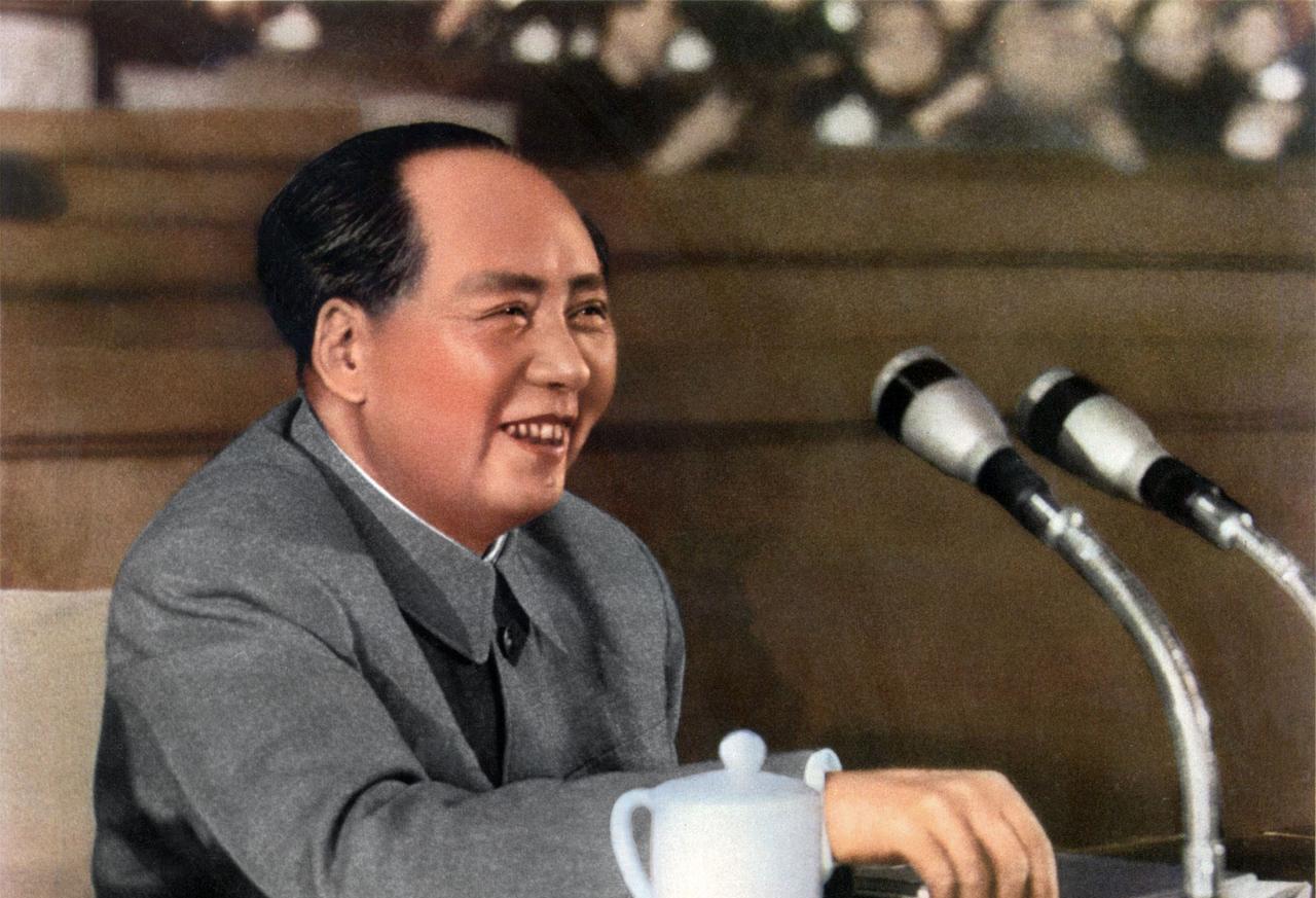 1962年8月5日毛主席在北戴河对陈伯达、柯庆施李葆华等人说：今年比去年好。时