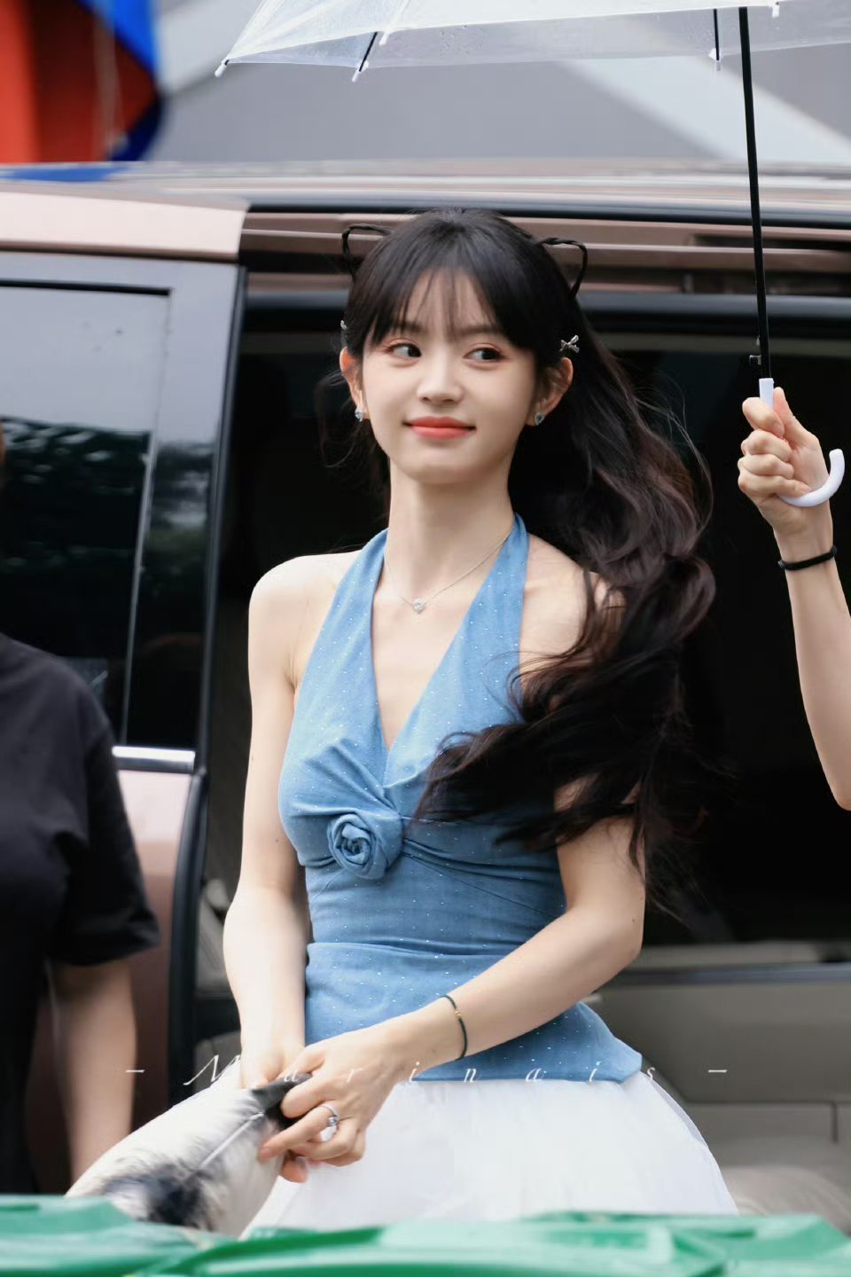 田曦薇一见你就笑上班路透，猫咪公主♥️✨​​​