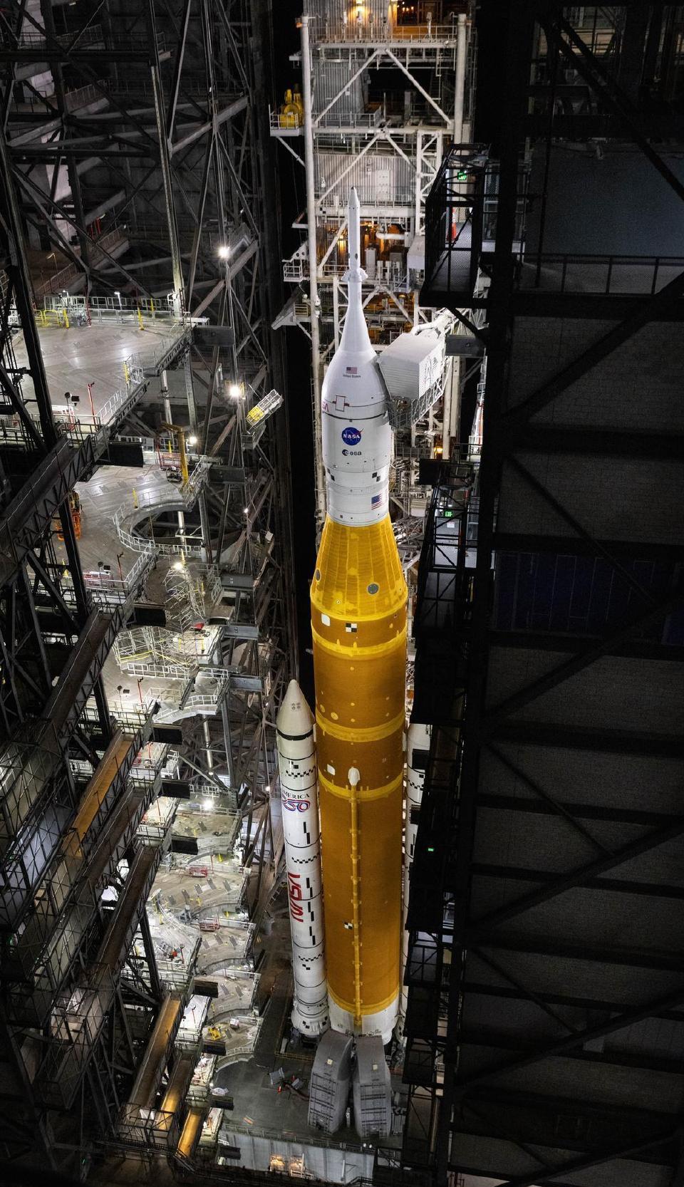 NASA的登月计划又往后推了。原来他们打算2027年让人再登上月球，现在改了