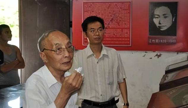 1951年，一个男特务被判死刑，他拼命辩解，但却因为拿不出实质证据被押解到刑场，