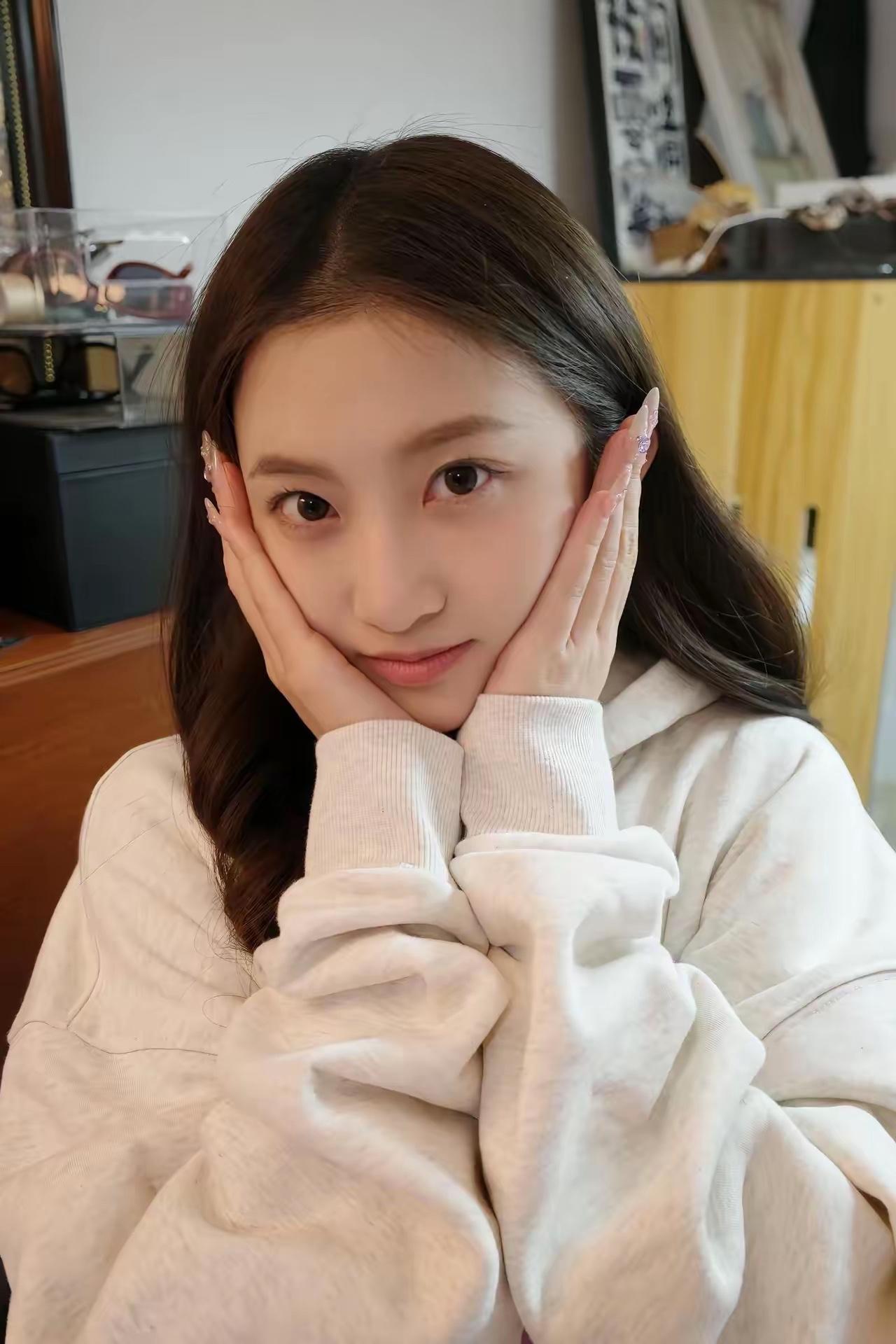 共享美人靓照漂亮可爱的女孩，身材比例好性格温柔