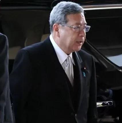 高市早苗傻了吗？竟然吸收犯过罪的当大官中司宏，内阁规制改革担当大臣曾因招