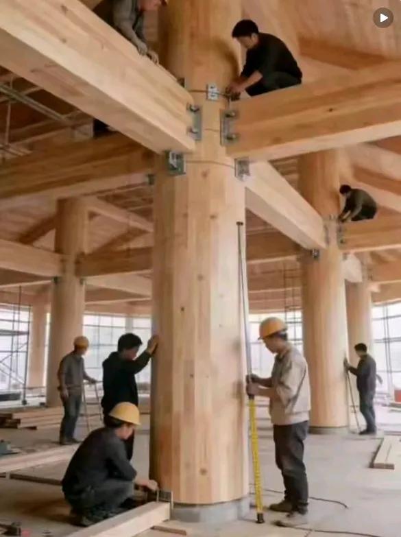 造的明明是古典建筑，却还用钢筋镙丝加固，这也太不伦不类了。