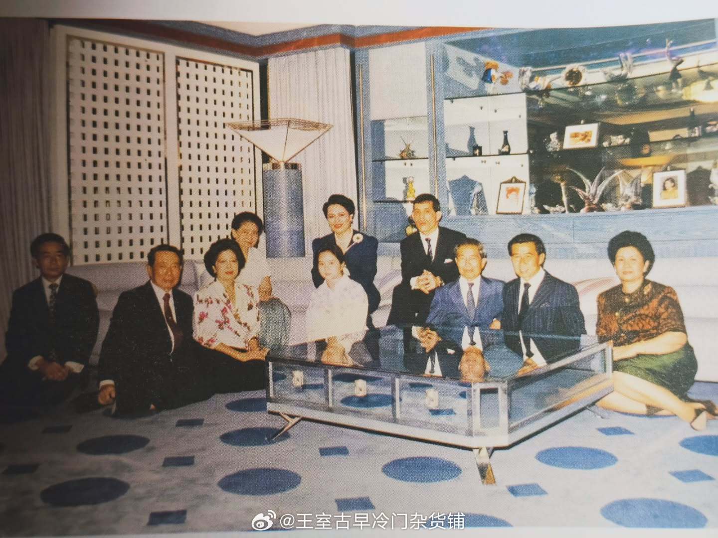 王室王室泰国王室暹罗往事老照片：红唇姐和狗哥应邀访问猜南塔皮瓦夫人的家
