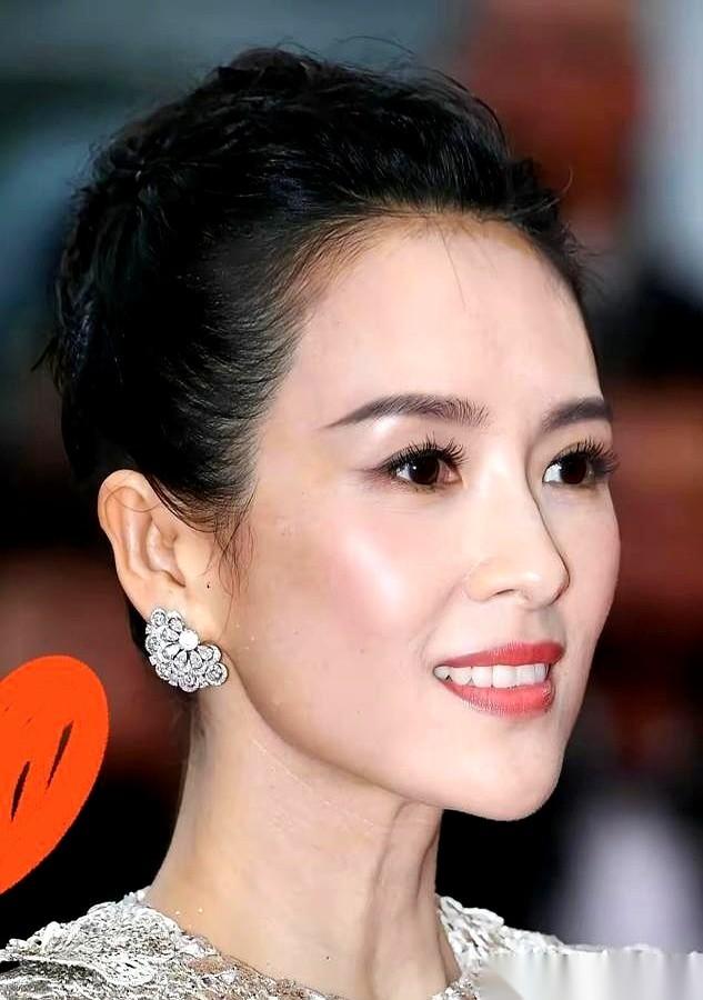 汪峰章子怡离了，有些事才传出来。章子怡当年防的，不是哪个女明星，是家里那个带孩