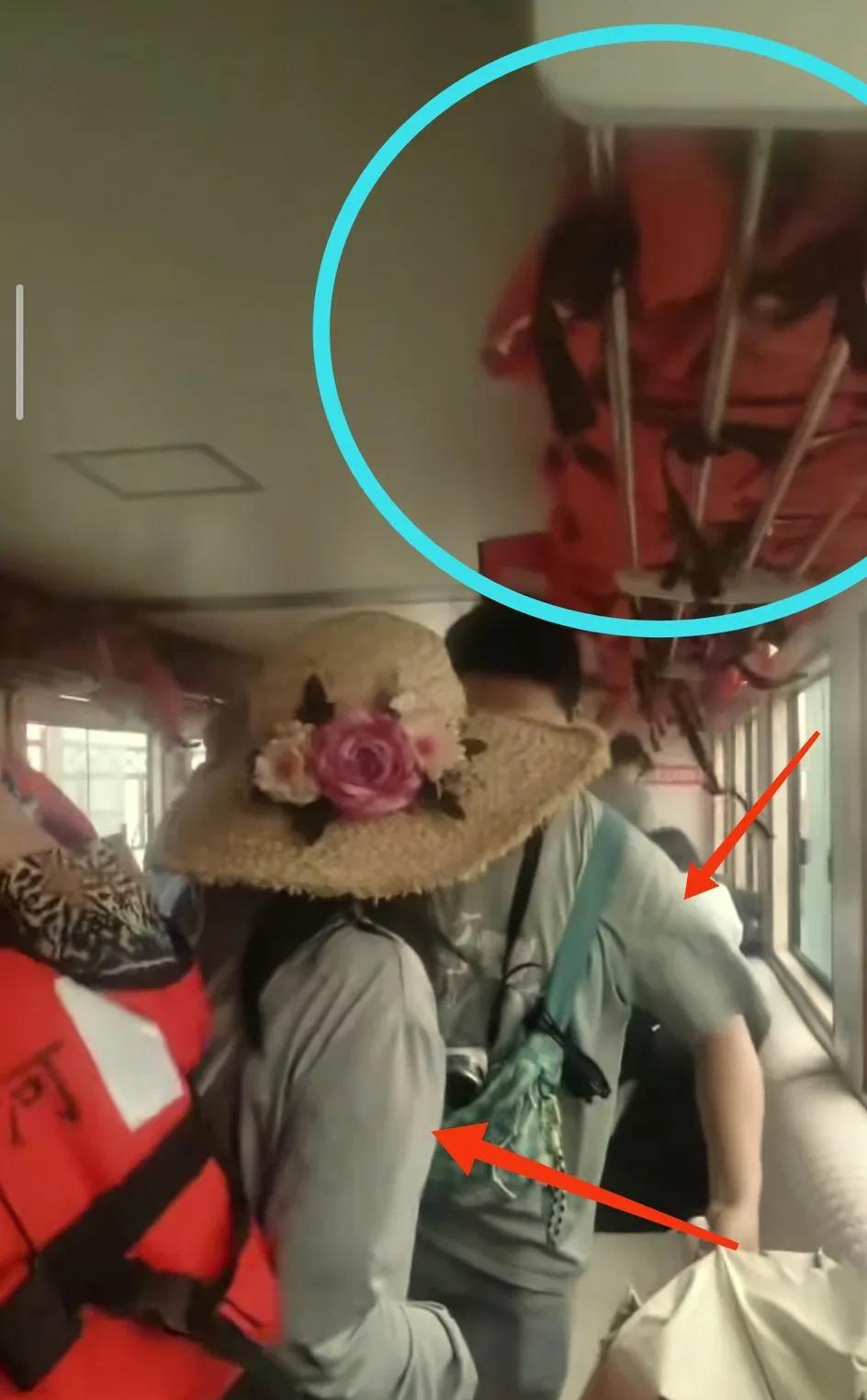 难以置信！贵州游船侧翻，当时其他船上目击者是这样说的:狂风暴雨加冰雹，船长安全